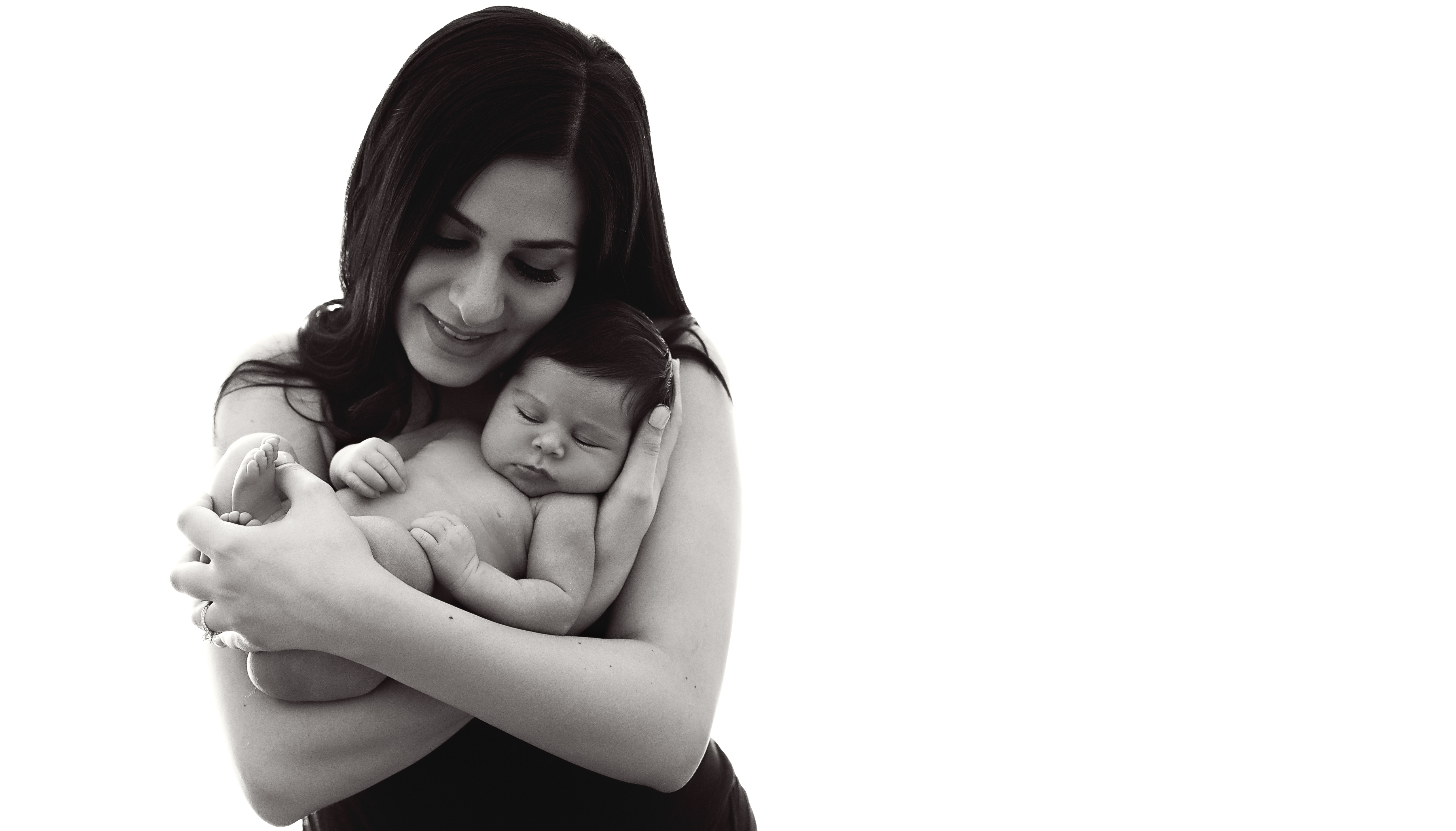 Mum and baby photo in black and white 