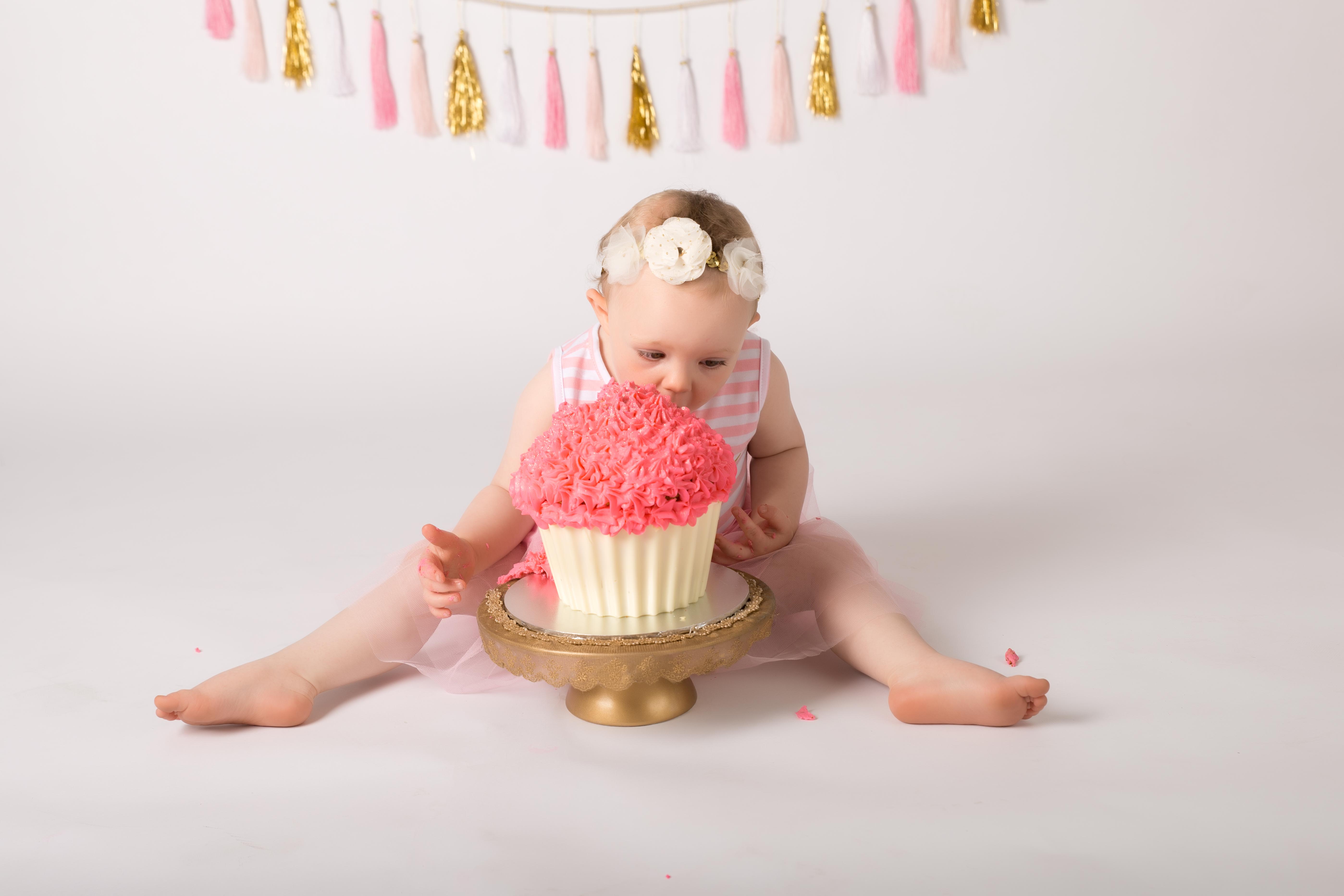 Cakesmash photoshoot, Melbourne newborn photographer