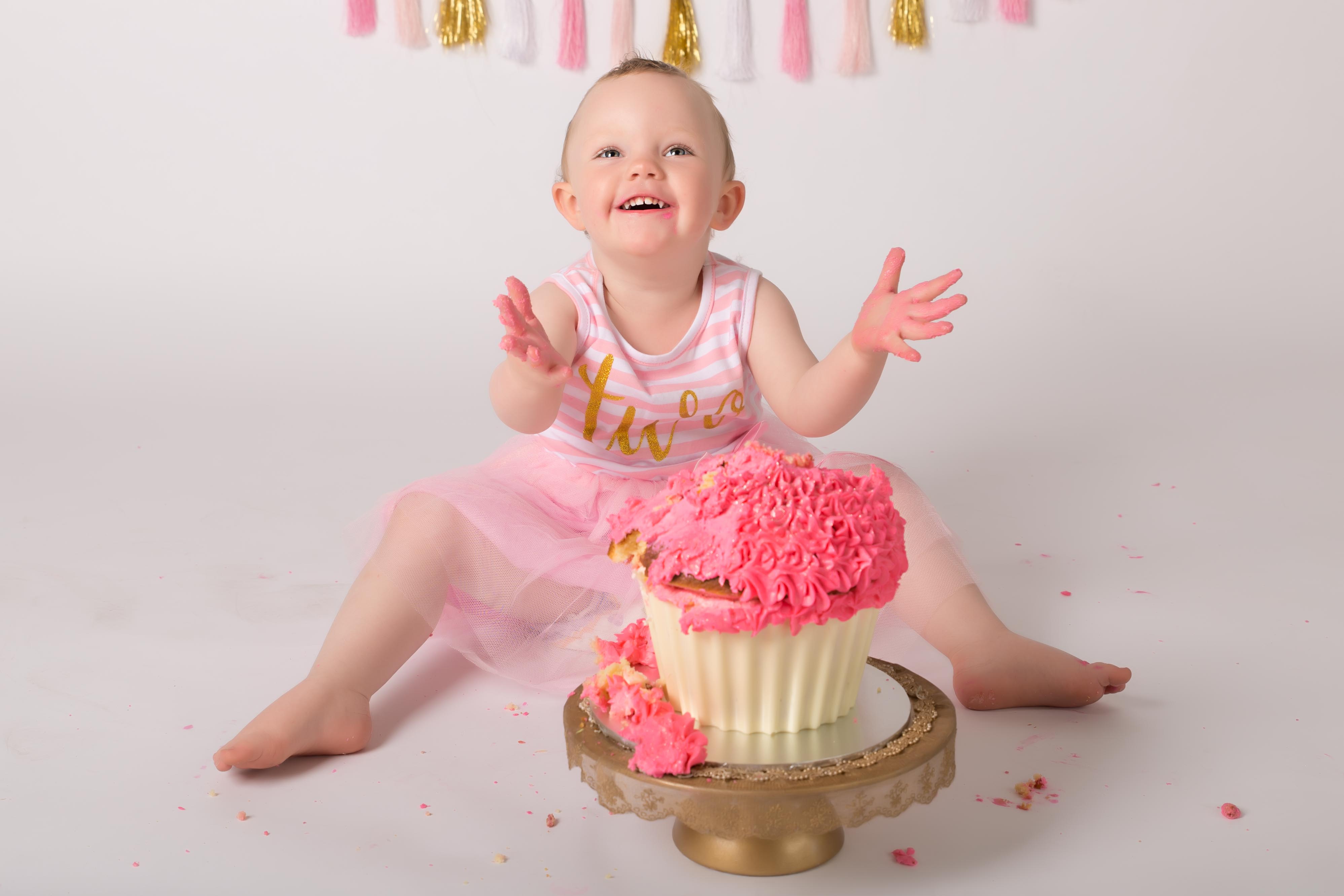 Melbourne Photographer with cake