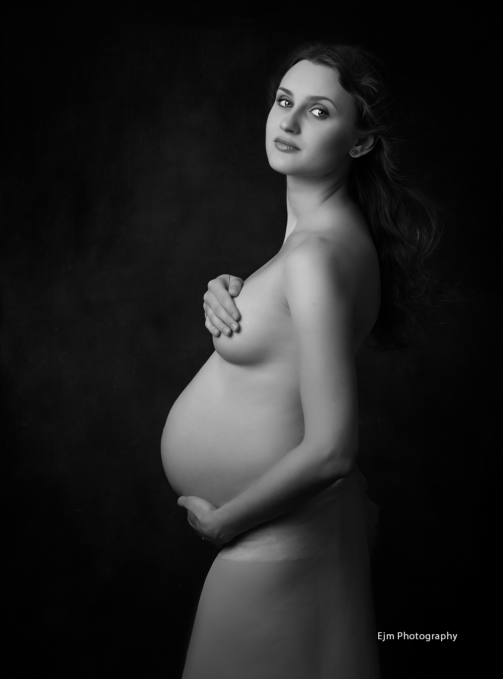 Black and white Maternity photo