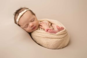 Egg wrap newborn photography 