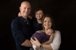 Family photo in newborn photography 