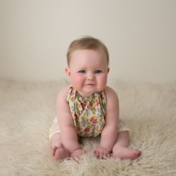 sitter photo shoot of a gorgeous girl